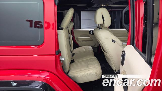 Jeep Wrangler 2019 — photo 12