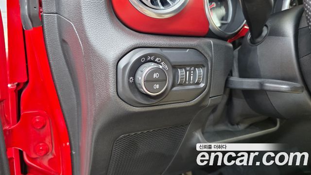 Jeep Wrangler 2019 — photo 15