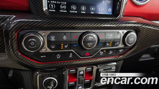 Jeep Wrangler 2019 — photo 18