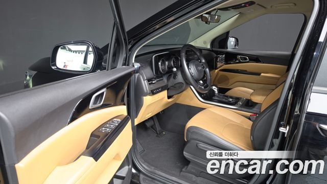Kia Canival 2021 — photo 13