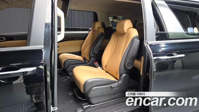 Kia Canival 2021 — photo 18