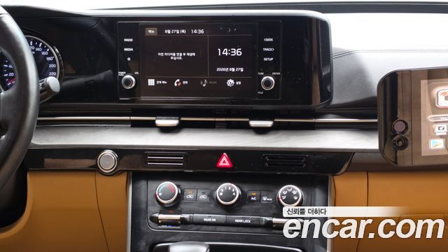 Kia Canival 2021 — photo 20