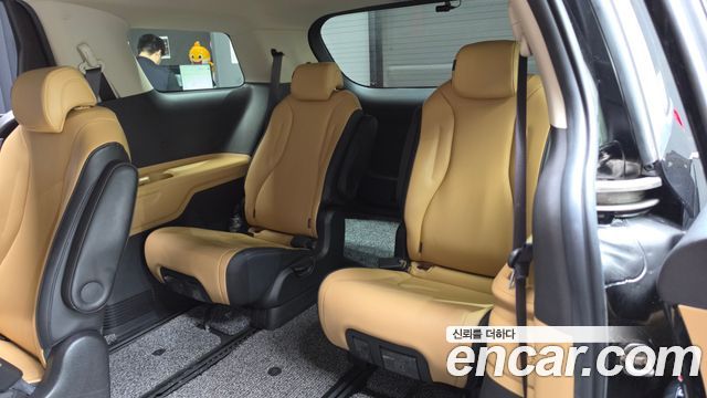 Kia Canival 2021 — photo 21