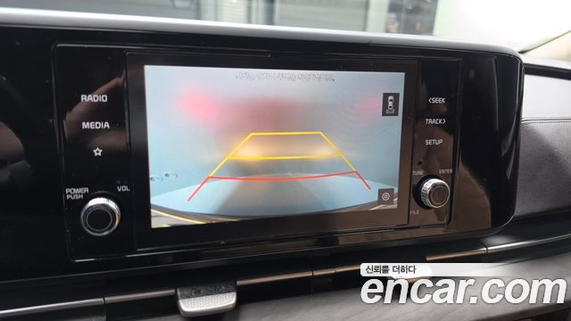 Kia Canival 2021 — photo 22