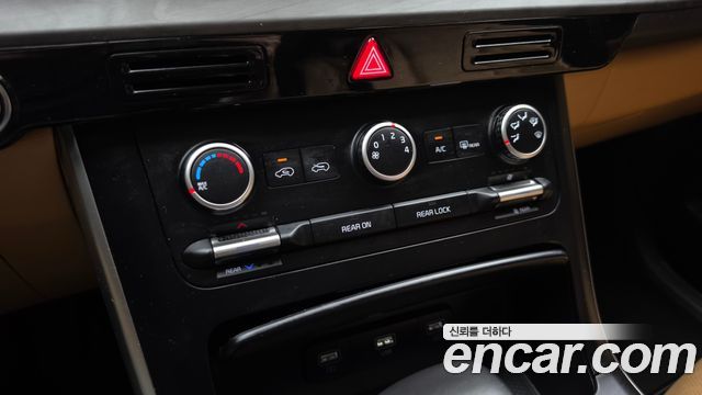Kia Canival 2021 — photo 24