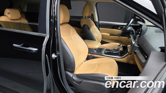 Kia Canival 2021 — photo 16