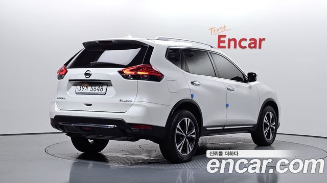 Nissan X-Trail 2018 — photo 2