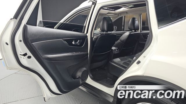 Nissan X-Trail 2018 — photo 18