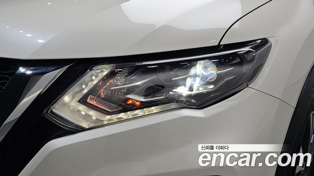 Nissan X-Trail 2018 — photo 8