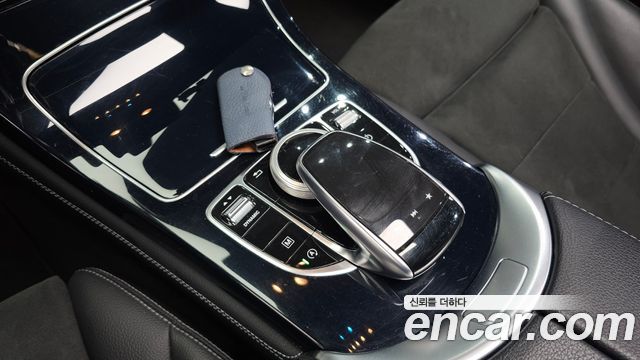 Mercedes-Benz GLC-Class 2019 — photo 22