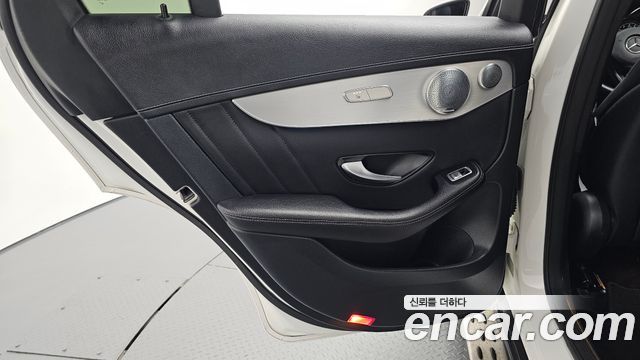Mercedes-Benz GLC-Class 2019 — photo 15