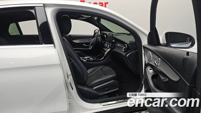 Mercedes-Benz GLC-Class 2019 — photo 16