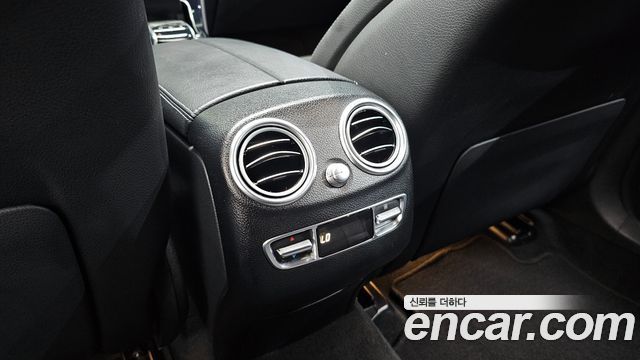 Mercedes-Benz GLC-Class 2019 — photo 32