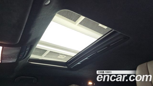 Mercedes-Benz G-Class 2021 — photo 17