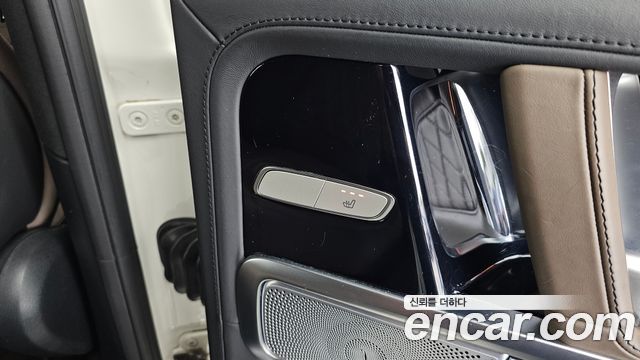 Mercedes-Benz G-Class 2021 — photo 19