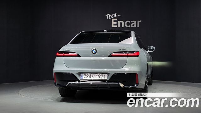 BMW 7-Series 2025 — photo 4