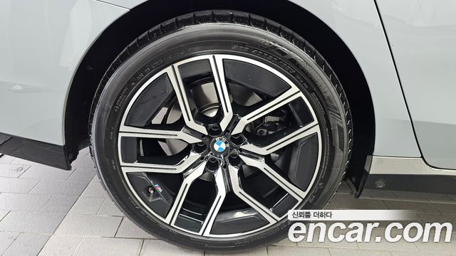 BMW 7-Series 2025 — photo 5