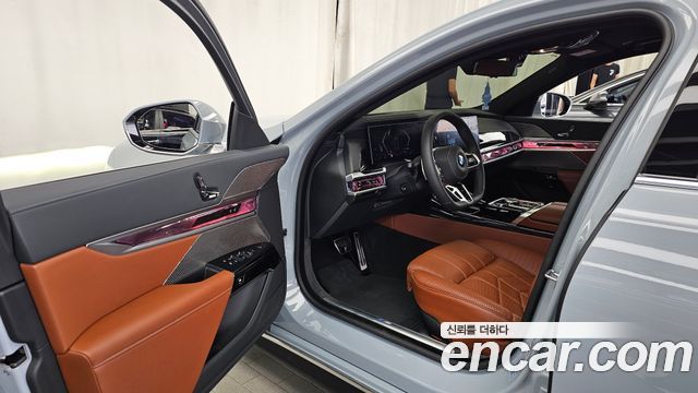 BMW 7-Series 2025 — photo 10