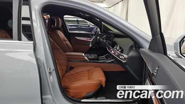 BMW 7-Series 2025 — photo 11