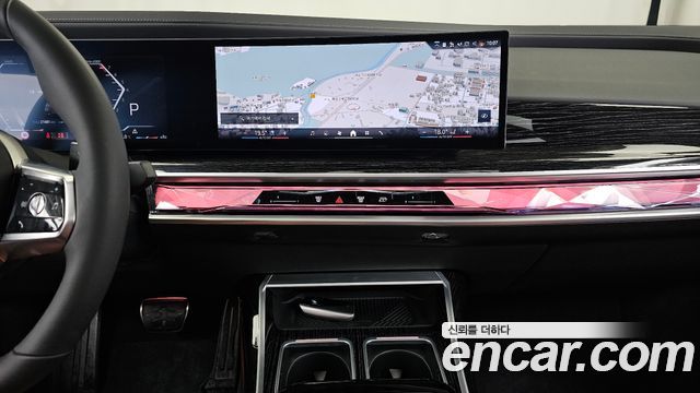 BMW 7-Series 2025 — photo 14