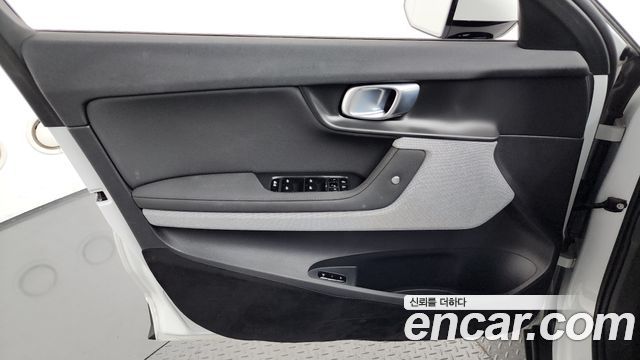 Polestar Polestar 2 2023 — photo 14