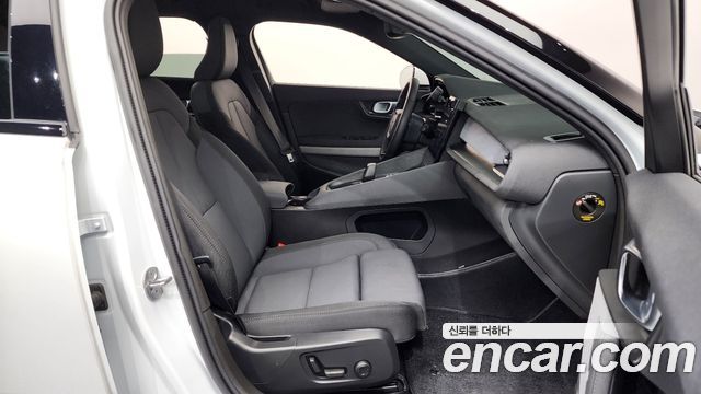 Polestar Polestar 2 2023 — photo 16