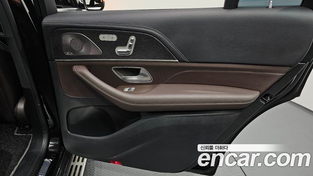 Mercedes-Benz GLS-Class 2022 — photo 15