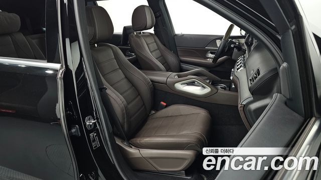 Mercedes-Benz GLS-Class 2022 — photo 16
