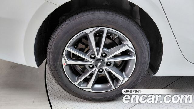 Kia K3 2023 — photo 5