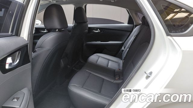 Kia K3 2023 — photo 17