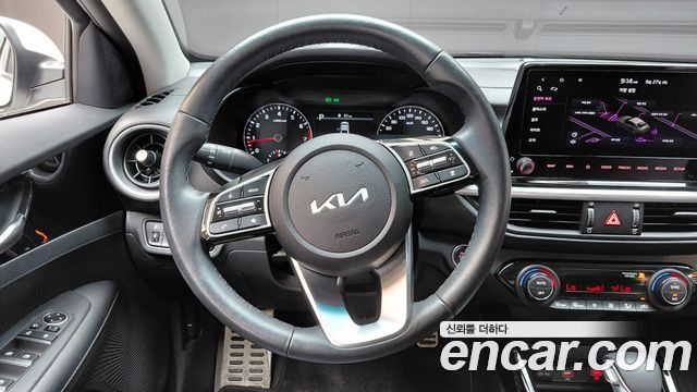 Kia K3 2023 — photo 20