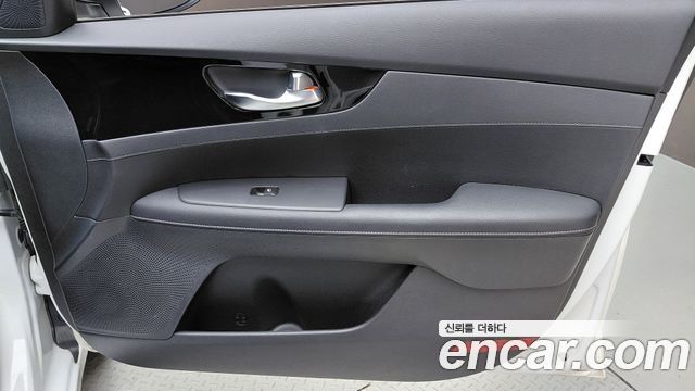 Kia K3 2023 — photo 15