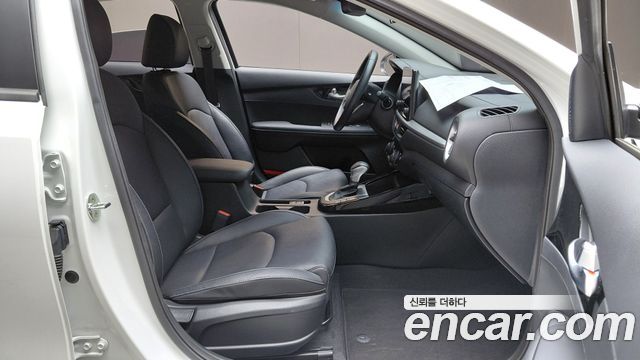 Kia K3 2023 — photo 16