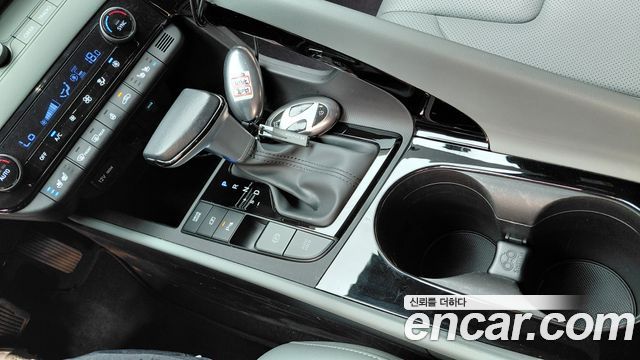 Hyundai AVANTE 2024 — photo 12