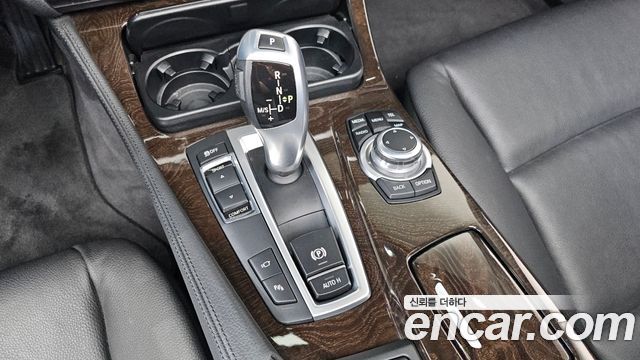 BMW 5-Series 2013 — photo 9