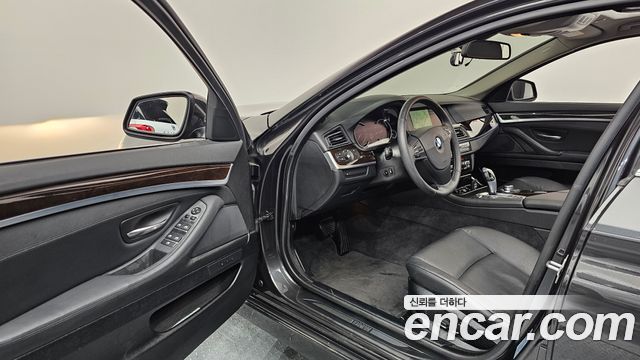 BMW 5-Series 2013 — photo 10