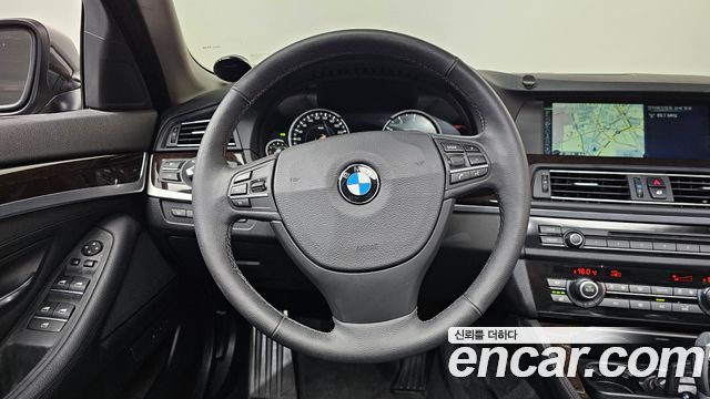 BMW 5-Series 2013 — photo 13