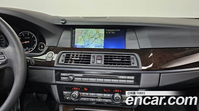 BMW 5-Series 2013 — photo 14