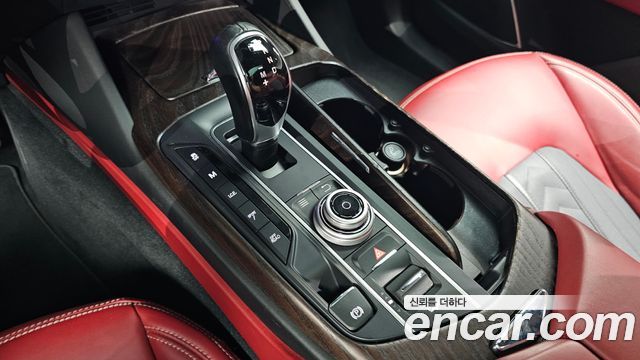 Maserati Levante 2018 — photo 9