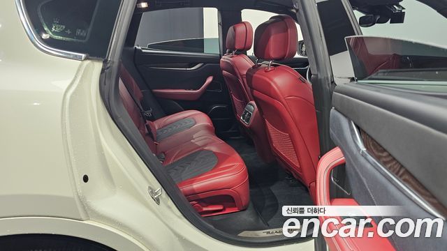 Maserati Levante 2018 — photo 11