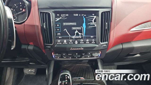 Maserati Levante 2018 — photo 12