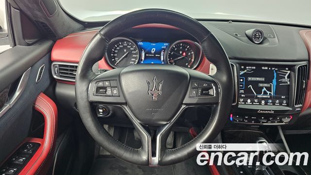 Maserati Levante 2018 — photo 13