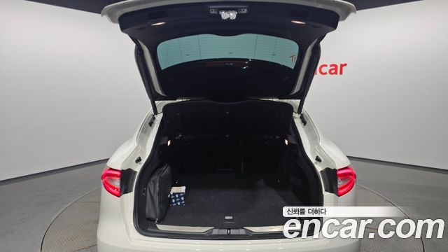 Maserati Levante 2018 — photo 17