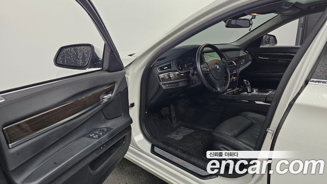 BMW 7-Series 2014 — photo 10