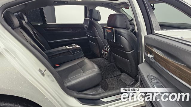 BMW 7-Series 2014 — photo 11