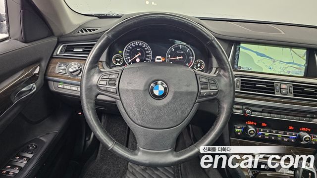 BMW 7-Series 2014 — photo 12