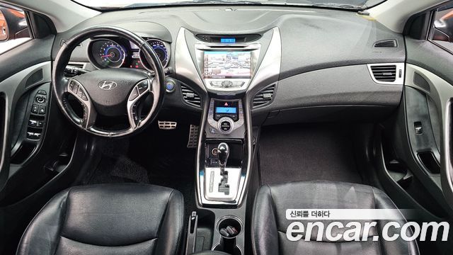 Hyundai AVANTE 2014 — photo 10