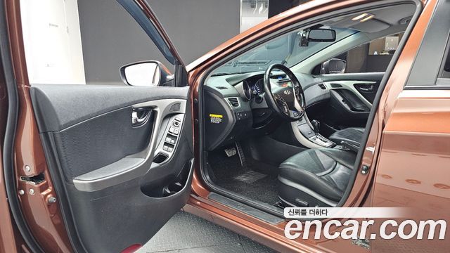 Hyundai AVANTE 2014 — photo 13