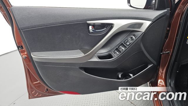 Hyundai AVANTE 2014 — photo 14