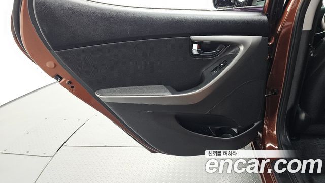 Hyundai AVANTE 2014 — photo 15